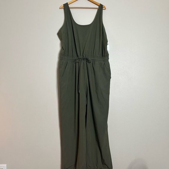 BNWT Abercrombie & Fitch traveler jumpsuit - Picture 3 of 11